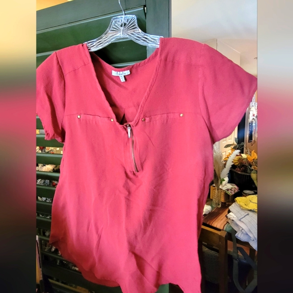 MPH Top with zipper decor